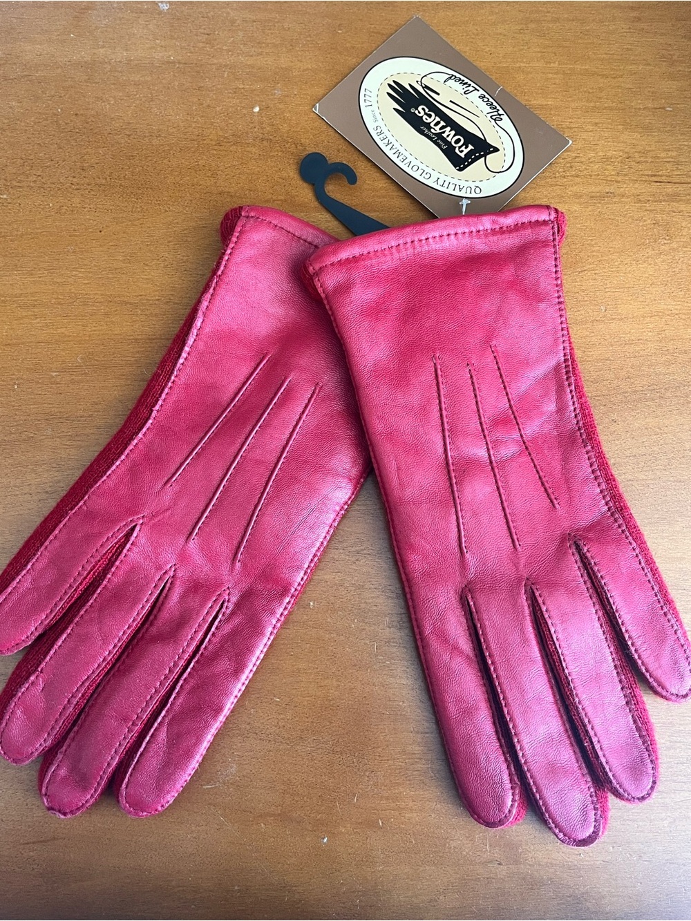 Fownes Women’s Fleece Lived Red Gloves Leather S/M NWT